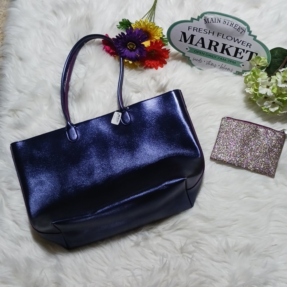 NWT Bath & Body Works large blue tote,  with small glitter pouch that zips